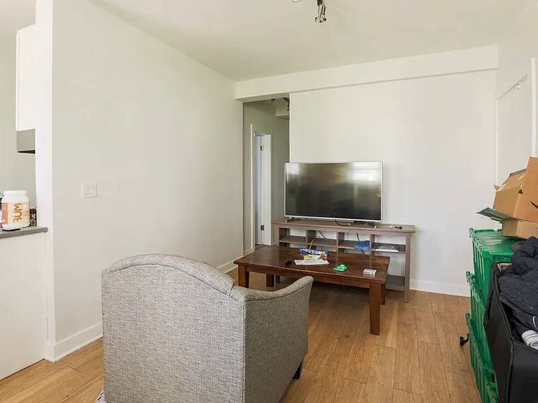 511 W Belmont Ave #23 — Photo 5