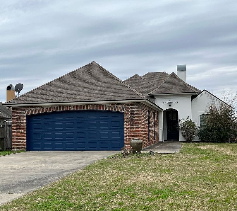 1st image of 208 Rivergrass Dr