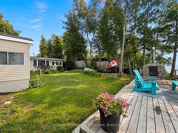4th image of 537 Bruce St #13