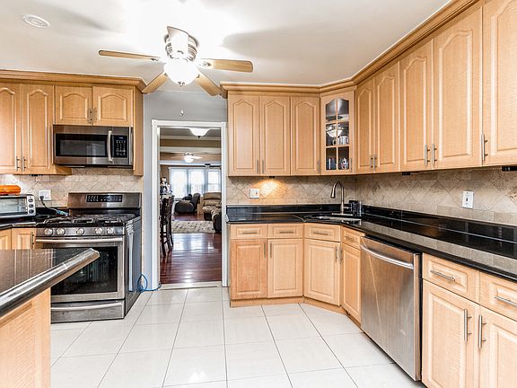 4th image of 107-35 124th St