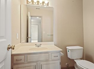 400B NE 6th St, Oak Grove, MO 64075