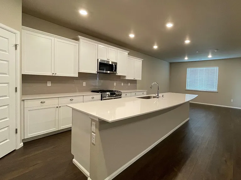 1037 Timberline Ave — Photo 4
