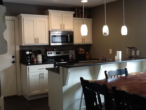 2nd image of 4524 Roanoke Pkwy #7-B