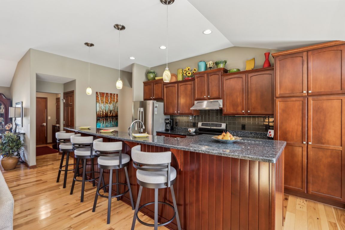 N42W22737 Cabot Ct-018.jpg