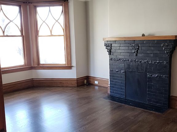 3rd image of 206 Ashbury St