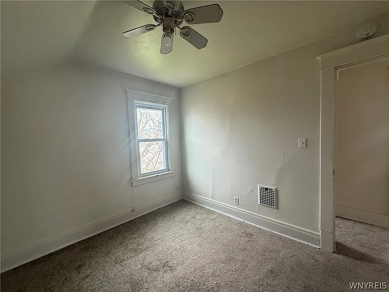 216 Newburgh Ave — Photo 8