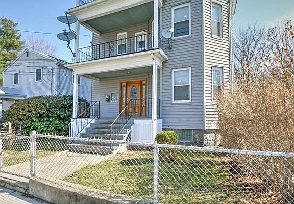 2nd image of 476 Huntington Ave