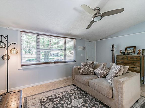 4th image of 2317 Summerlin Ave