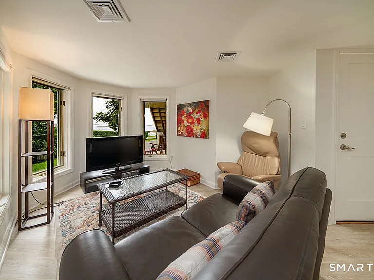 133 Linden Ave #B — Photo 3