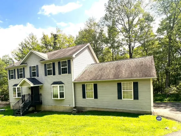 103 Old Took Dr, Tamiment, PA 18371