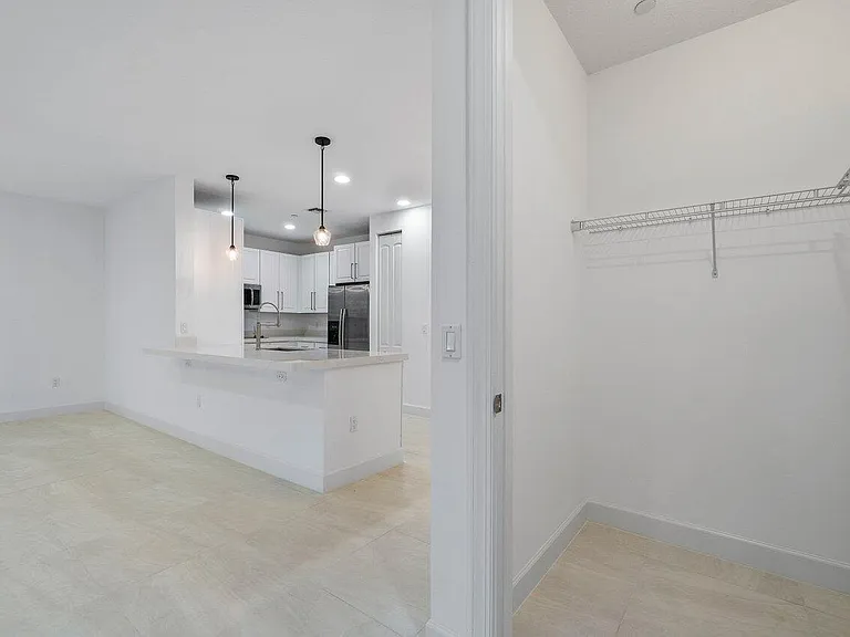 4886 NW 16th Ave — Photo 12