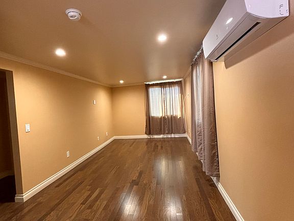 5th image of 727 W 73rd St #1/8