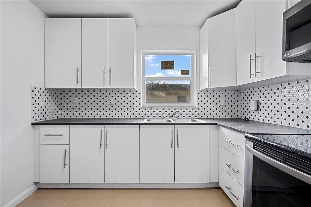 2 bed, 2.0 bath, 1095 sqft, $2,100 — Photo 4