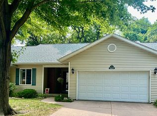 3637 Kennedy Dr, East Moline, IL