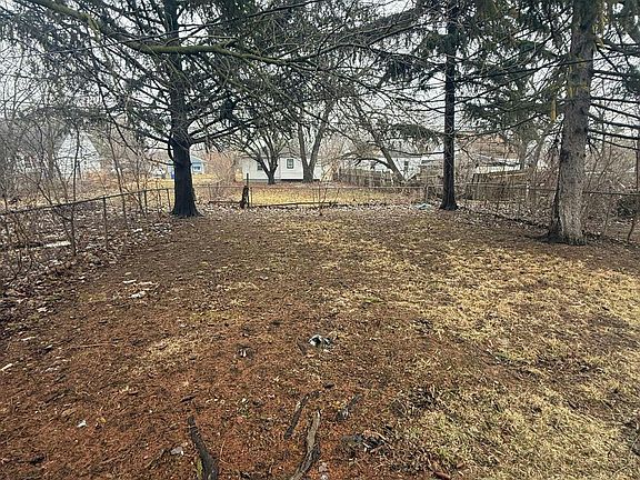 3rd image of 9244 Heyden St