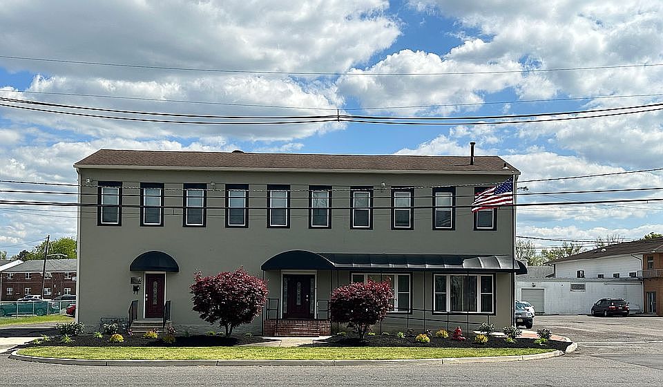 2nd image of 340 W Broad St