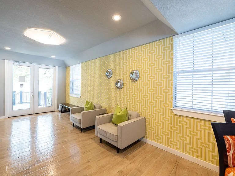 City Crest Apartments — Photo 22