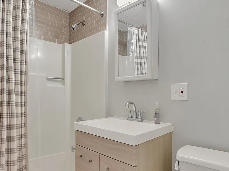 222 Williams St E #416 — Photo 12
