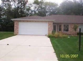 263 Polly Ln, Hobart, IN 46342