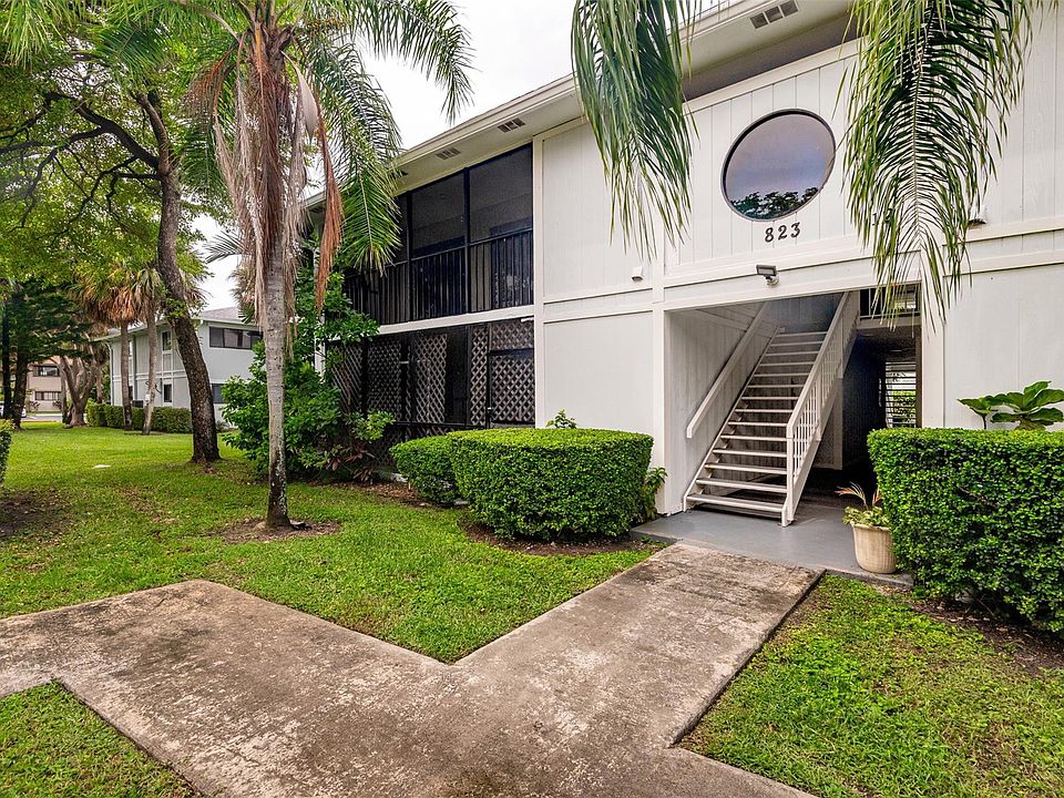 1st image of 823 NE 199th Street #201