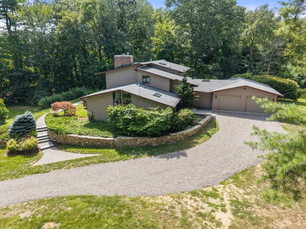 44 Vine St, Andover, MA 01810