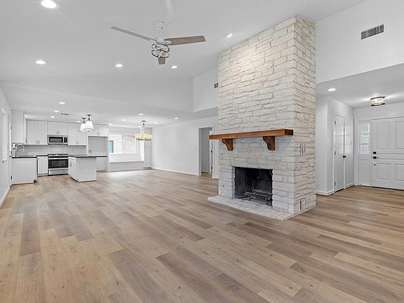 2nd image of 1826 Quailwood Dr