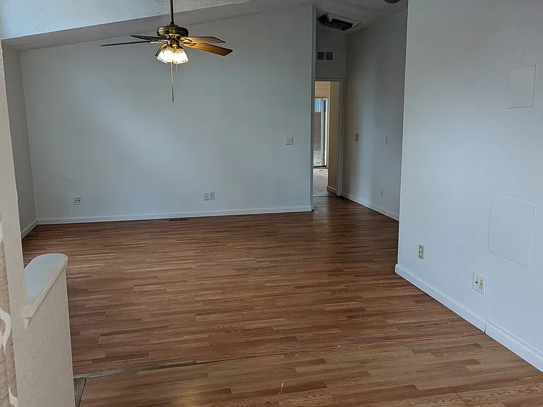 514 Holbrook St — Photo 8