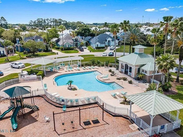2961 Antigua Dr — Photo 2