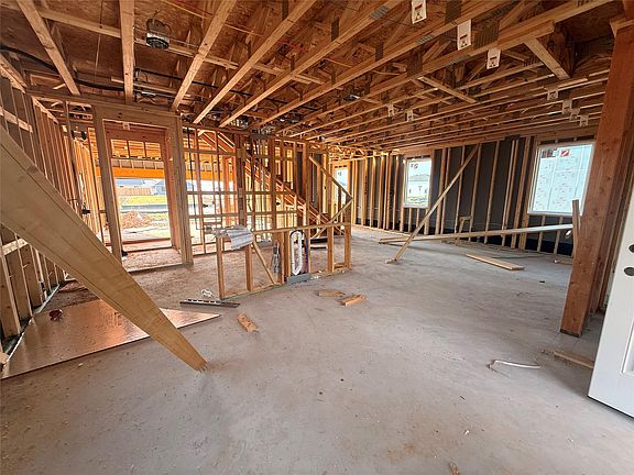 5th image of 352 Hickory Hls