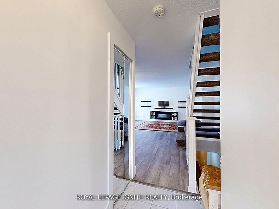 5th image of 230 Clarke Rd #26