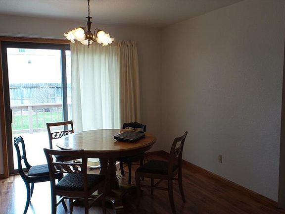 5th image of 3116 Lynn Ave