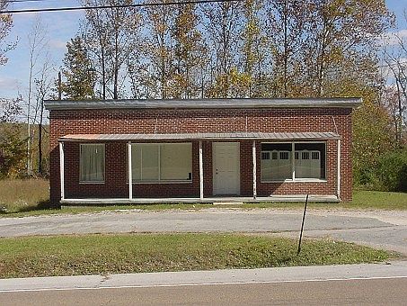 5th image of 815 Collinwood Hwy