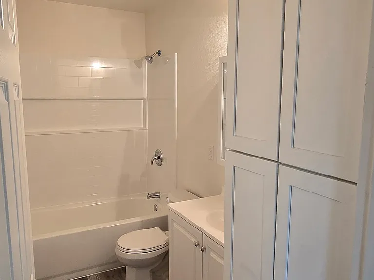3289 1/2 Lombardy Ln #C — Photo 8