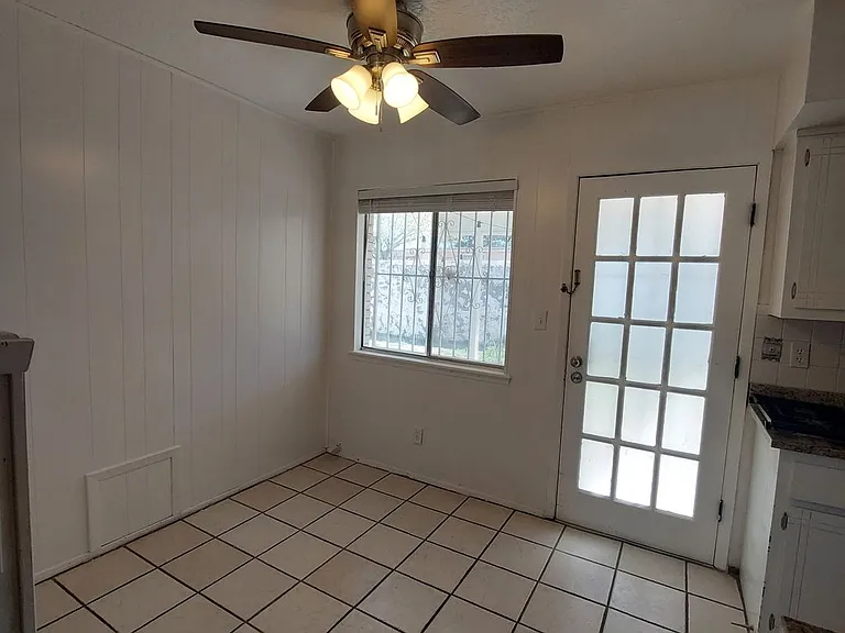 2212 Cumbre Negra St — Photo 6