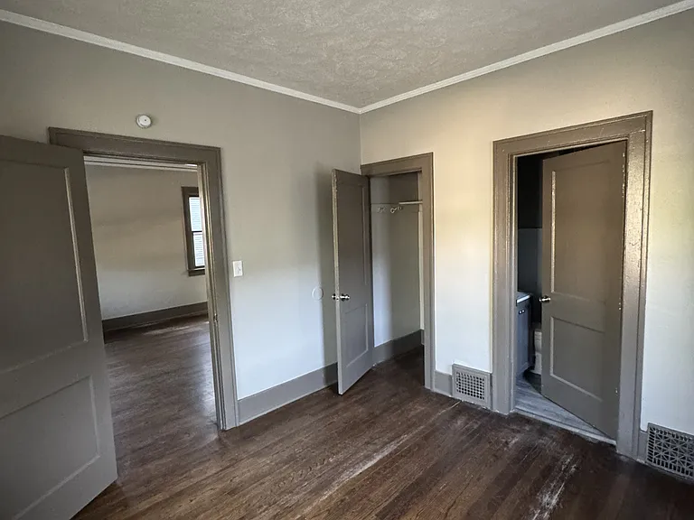 2548 N 48th Ave — Photo 8