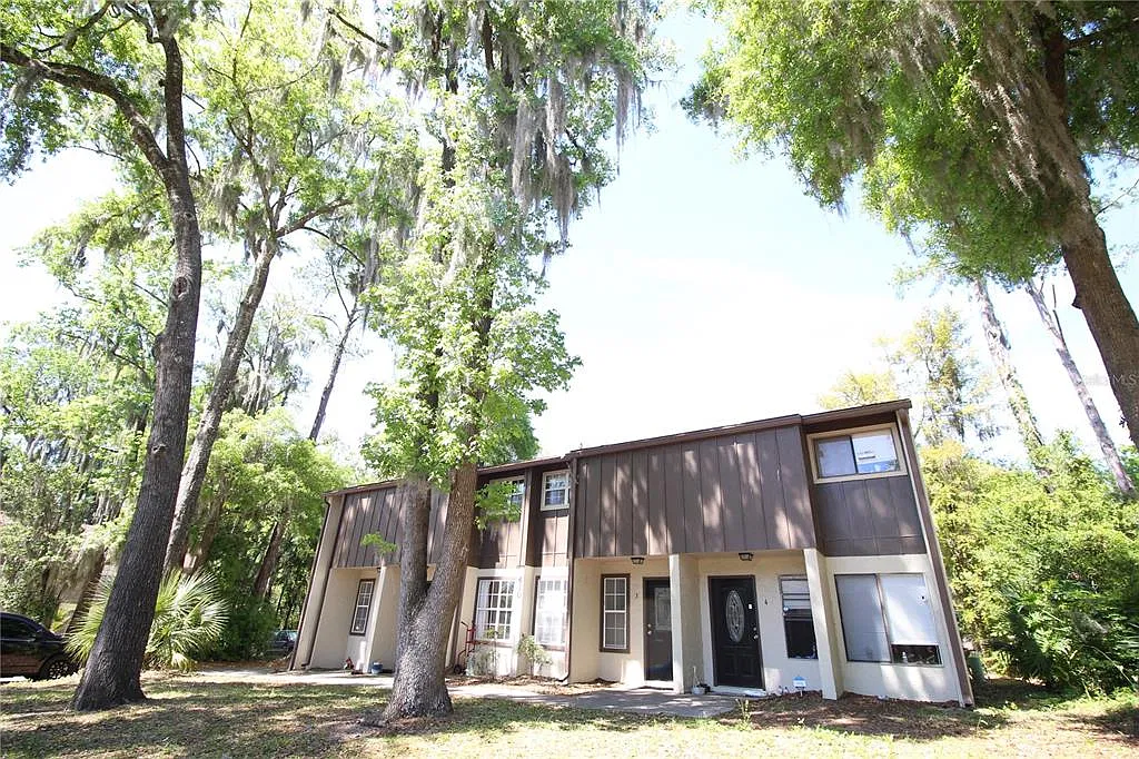 2 bed, 1.5 bath, 992 sqft, $1,350 — Photo 1