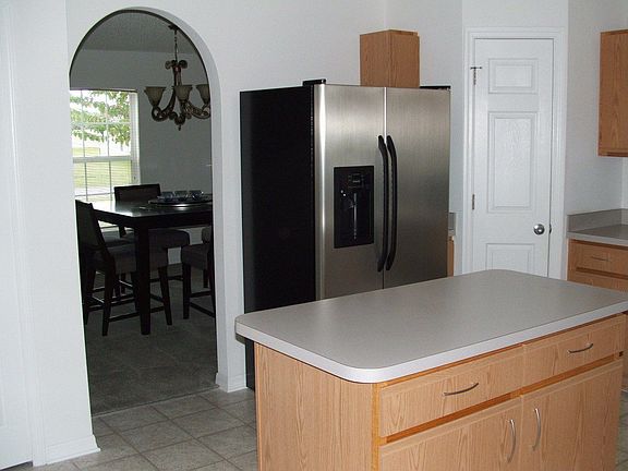 4th image of 2859 Southampton Dr