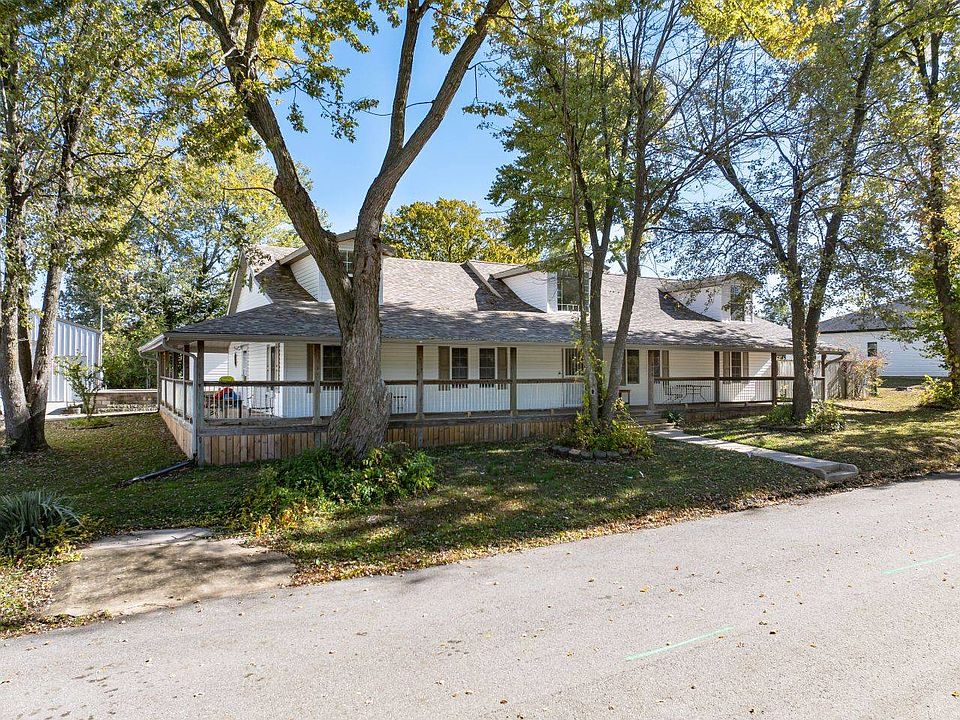 1st image of 406 S Godfrey Ave