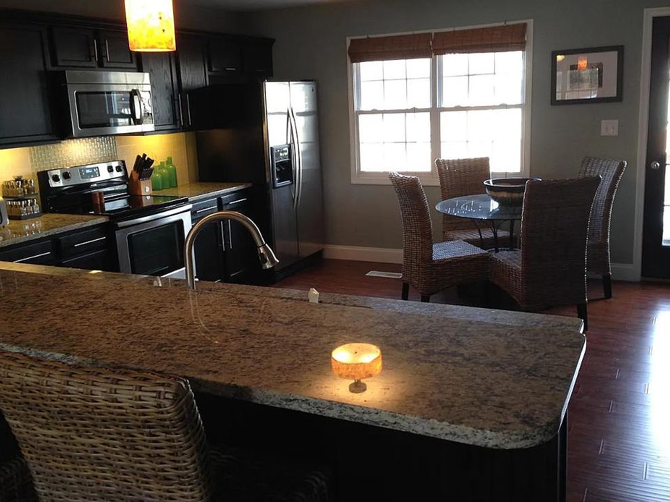 1st image of 635 Wyndhurst Dr