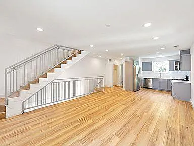 1235 1/2 W 39th Pl — Photo 20