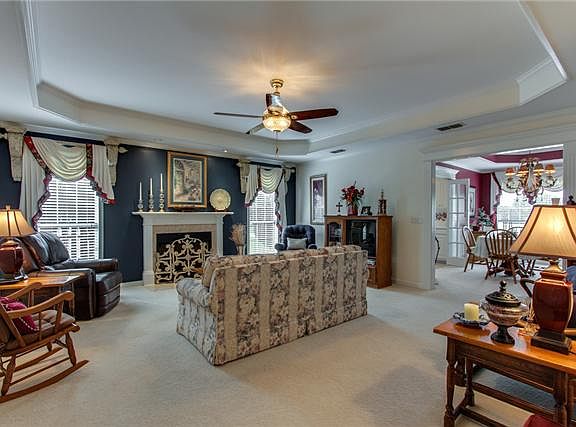 3rd image of 2542 Shinnecock Ct