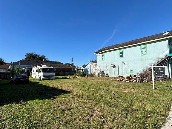 4th image of 2630 New Orleans St