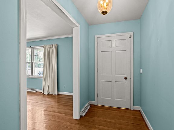 4th image of 350 Sandy Springs Rd