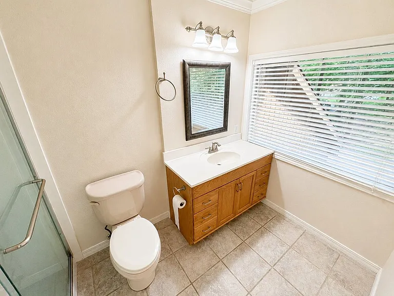 1855 Glen Cove Dr — Photo 7