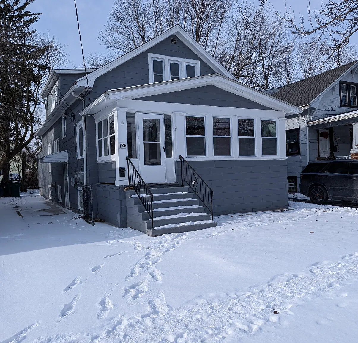 2 bed, 1.0 bath, $1,050 — Photo 1