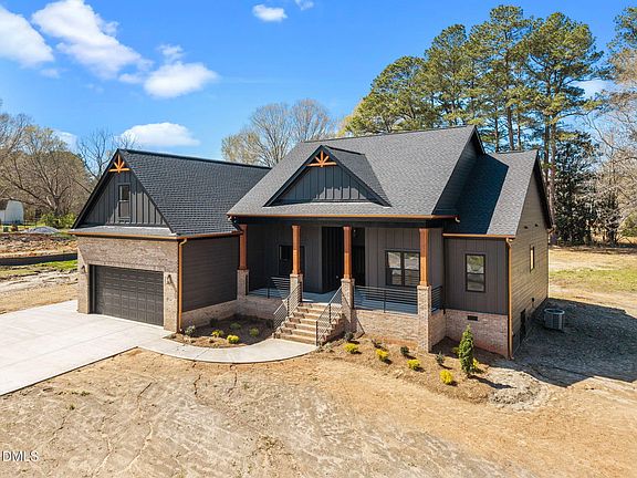 3rd image of 615 Pearces Rd