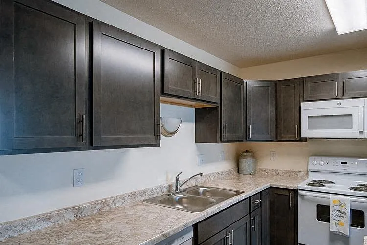 Lake Crest — Photo 30