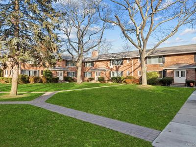 51 Edmunton Drive #F17, North Babylon, NY, 11703