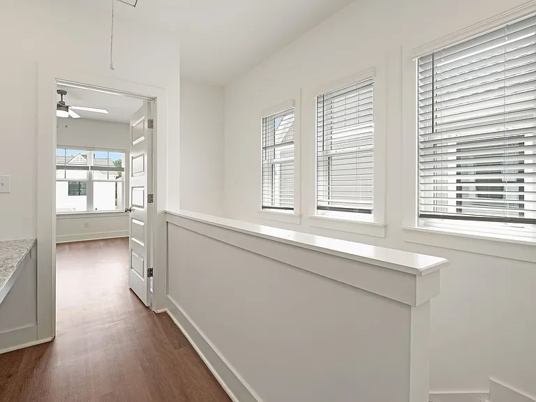 148 Huntley Dr — Photo 26