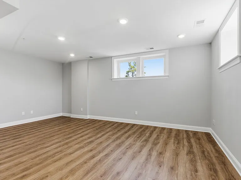 18 N Union Ave #5 — Photo 8